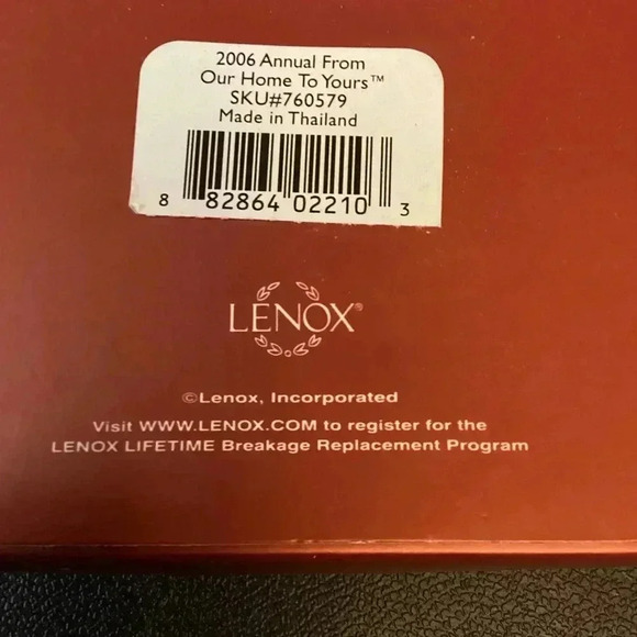 LENOX NIB CREAM GOLD HOLIDAY WREATH 2006 - Picture 8 of 9